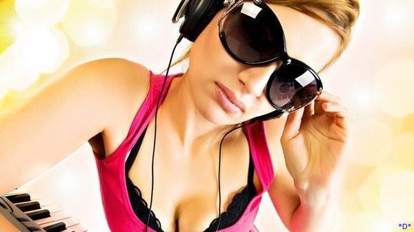 Hot and Sexy Women's Eyewear Pictures, Images, Photos, HD Wallpapers