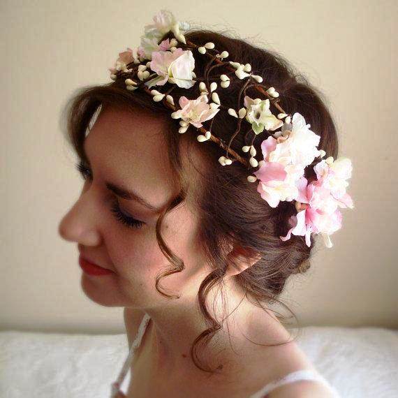 Impress your valentines with Dazzling Floral Head Wreath Cute Girl Pictures, Images, Photos