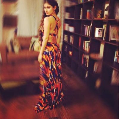 Mouni Roy HD images, hot pictures, wallpapers