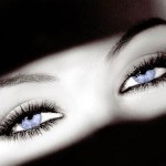 Easy on the Eyes – Top 4 Eye Cosmetic Safety Tips for Women