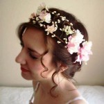 Impress your valentines with Dazzling Floral Head Wreath